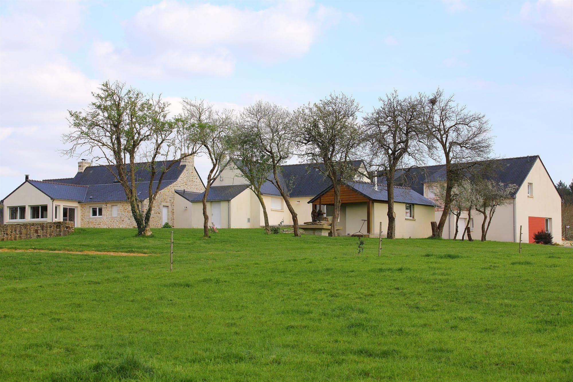 Saint-ÉvarzecLa Ferme De Vur Venアパートメント エクステリア 写真